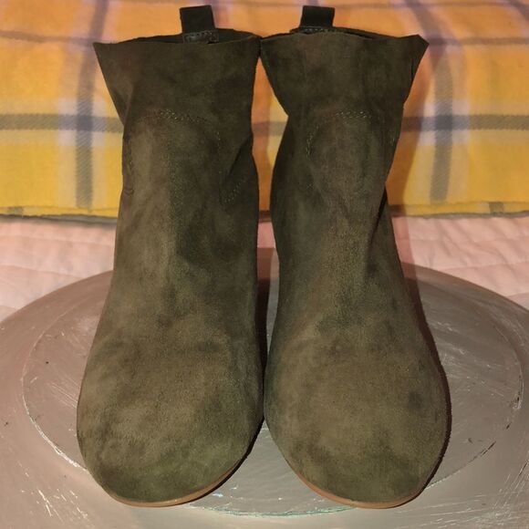 Steve Madden 8.5 Harber Suede Leather Ankle Booties in Camo Olive Green - Picture 2 of 12